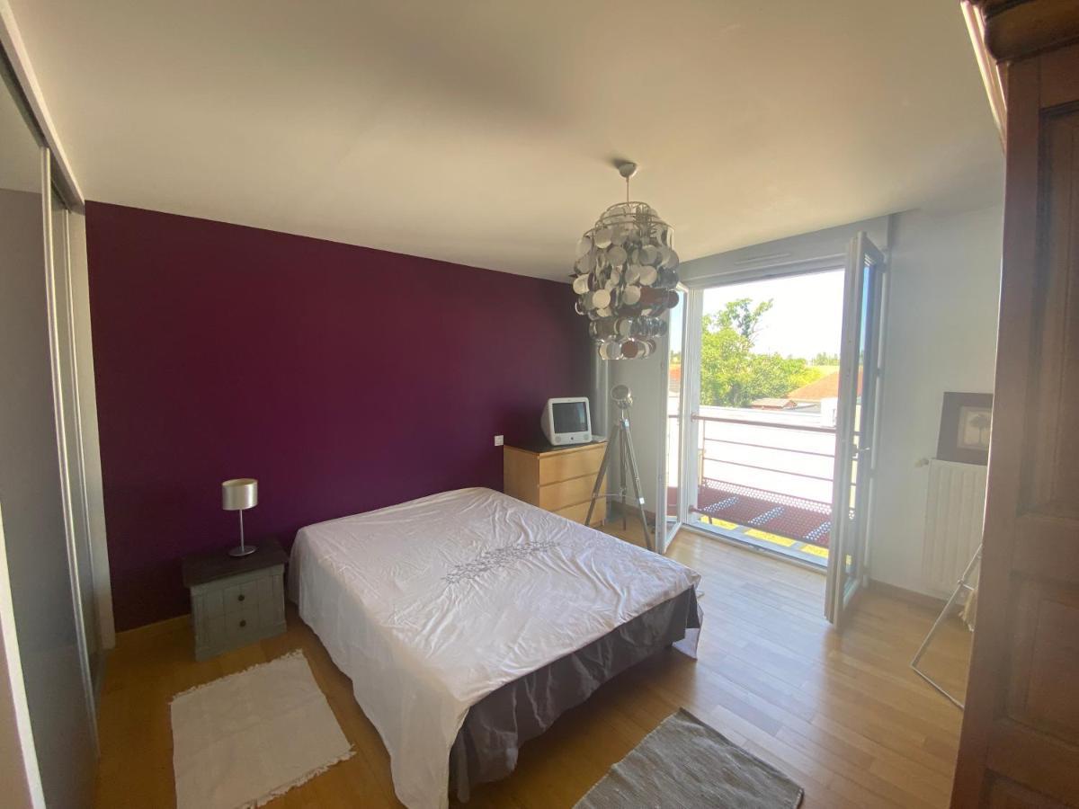 Chambre Avec Salle De Bain Privee Dans Maison Bourges Eksteriør billede